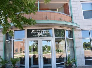 400 Village Cir UNIT 108, Willow Springs, IL 60480