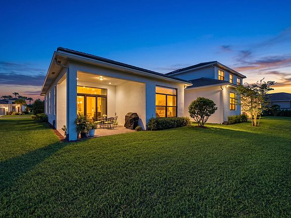 3rd image of 4853 Saint Armands Way