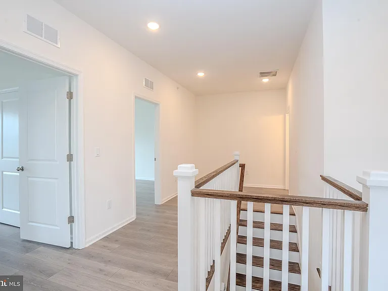 2601 American Pl — Photo 31