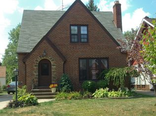 17316 Tarrymore Rd, Cleveland, OH 44119