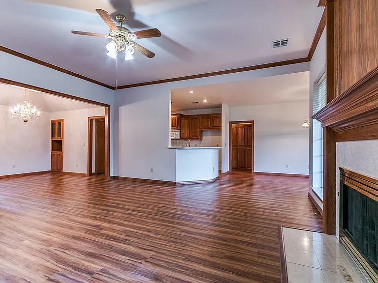 2913 Daybreak Dr — Photo 10