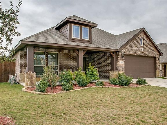 2nd image of 1302 Lacey Oak Dr