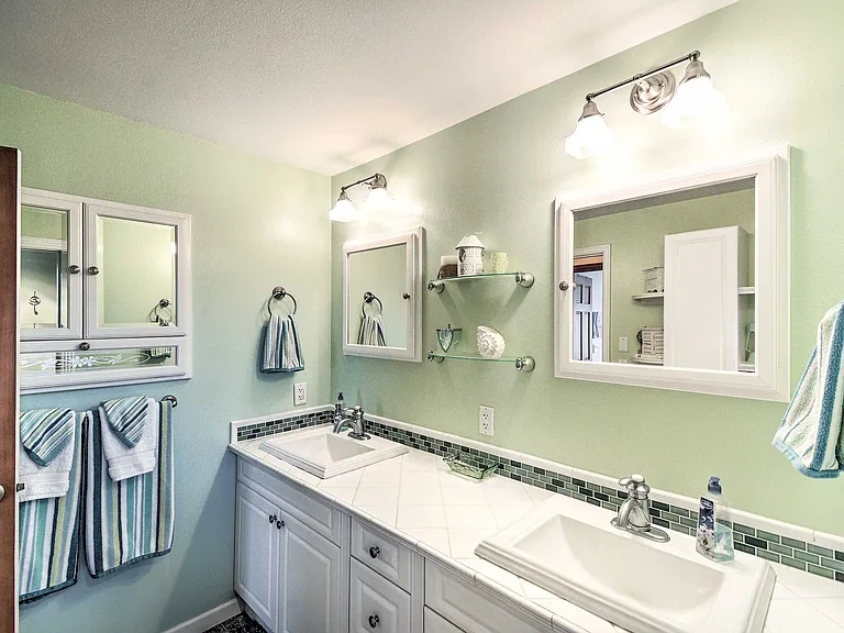 9946 Johnson Point Rd NE — Photo 22