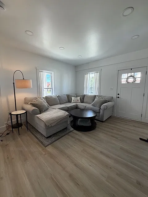 3 bed, 2779 sqft, $3,000 — Photo 3