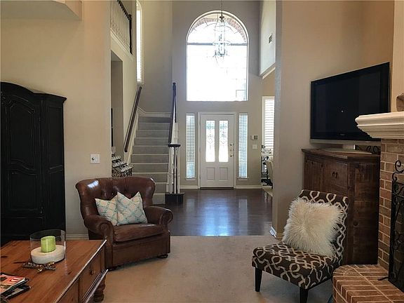 4th image of 5903 Autumn Point Dr