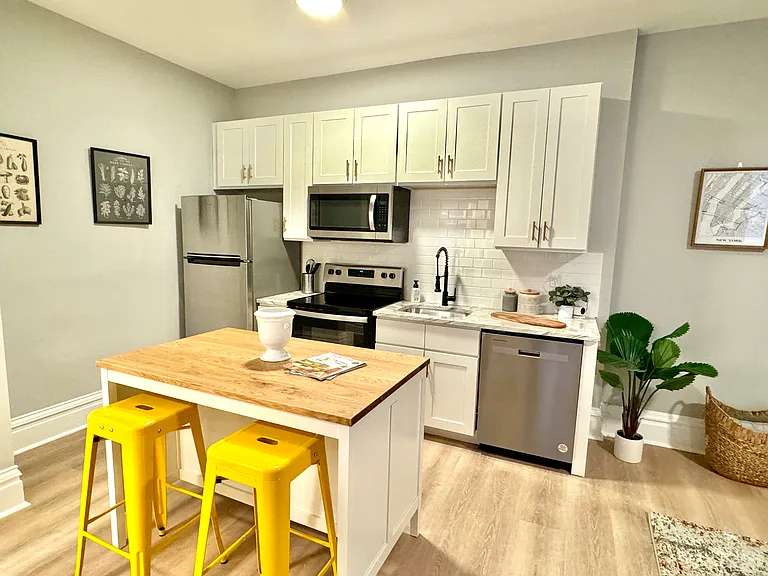 3430 Grace Ave — Photo 7