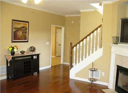 3rd image of 4575 Stone Park Blvd