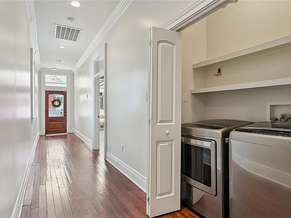3rd image of 3141 Laurel St