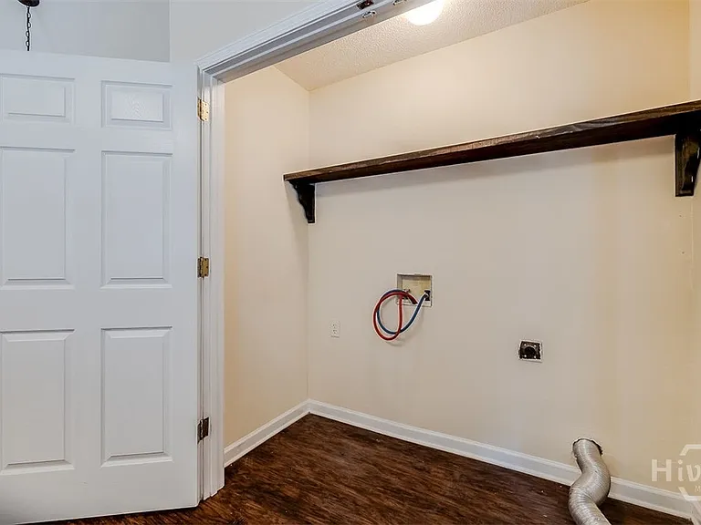 302 Shadowbrook Dr — Photo 16