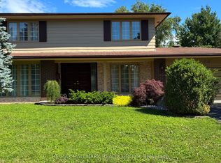 1712 Playfair Dr, Ottawa, ON K1H5S6
