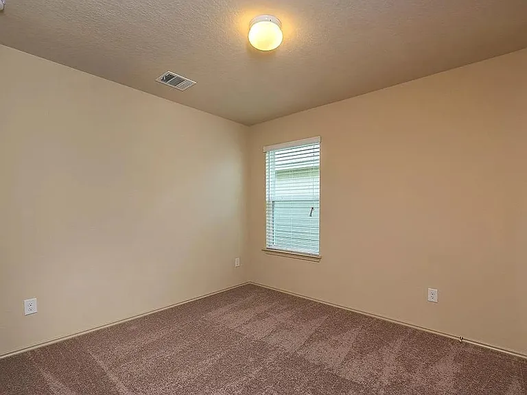 224 Lake Gln — Photo 12