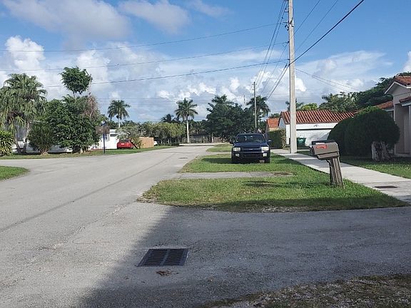4th image of 16961 SW 92nd Ct