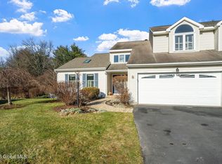 8 Gregory Ct, Rensselaer, NY 12144