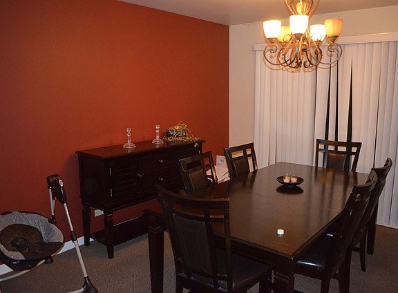 3rd image of 2718 Hollydale Dr