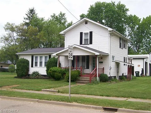 727 East Ave photo 1