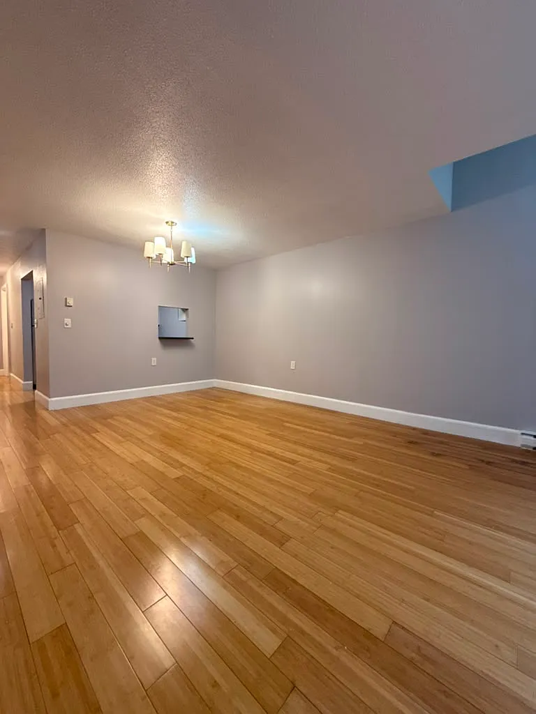 2 bed, 1067 sqft, $2,800 — Photo 3