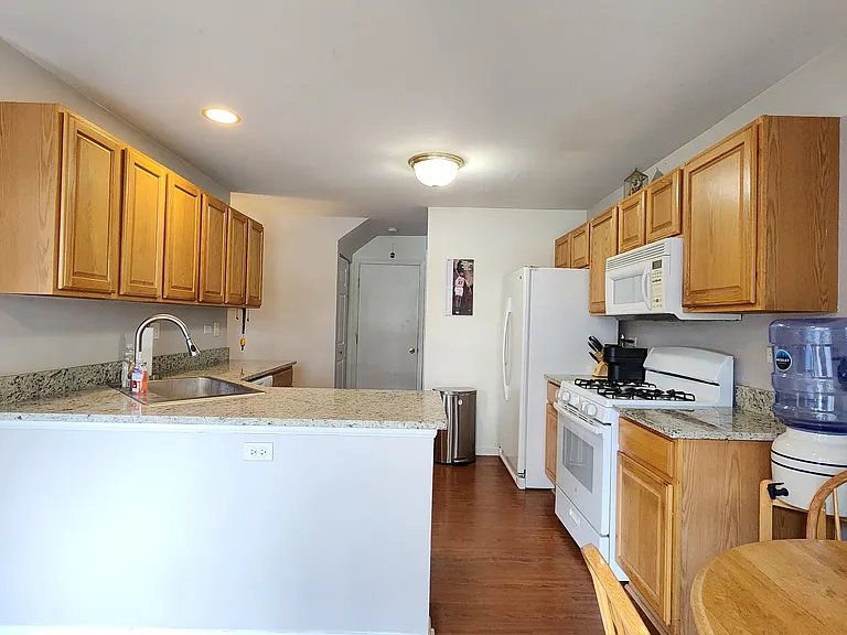 301 Wedgewood Cir #301 — Photo 12