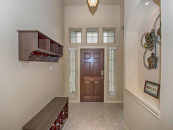 4th image of 558 Hammersmith Ln