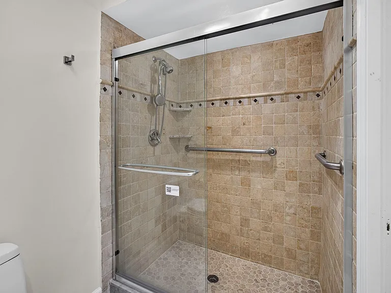 65 Balfour Rd E — Photo 22