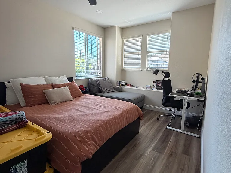 261 Menard Cir — Photo 11