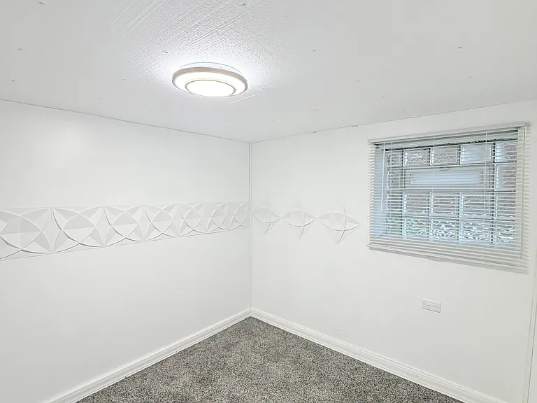 4259 W Kamerling Ave — Photo 5