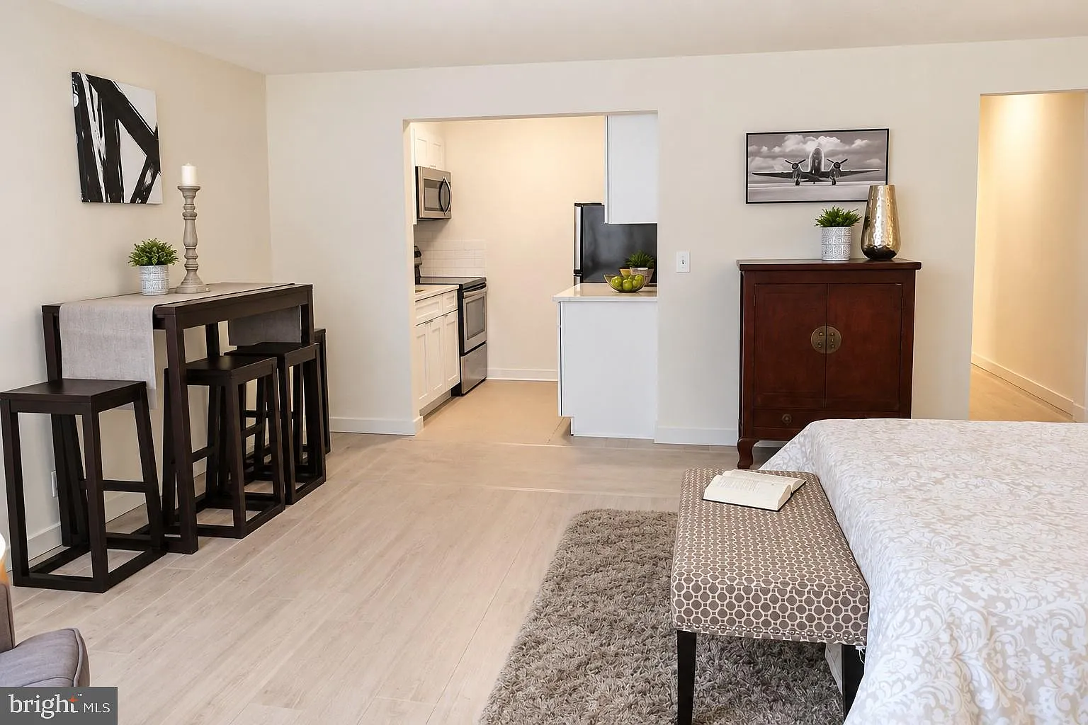 Studio, 1.0 bath, 583 sqft, $1,825 — Photo 2