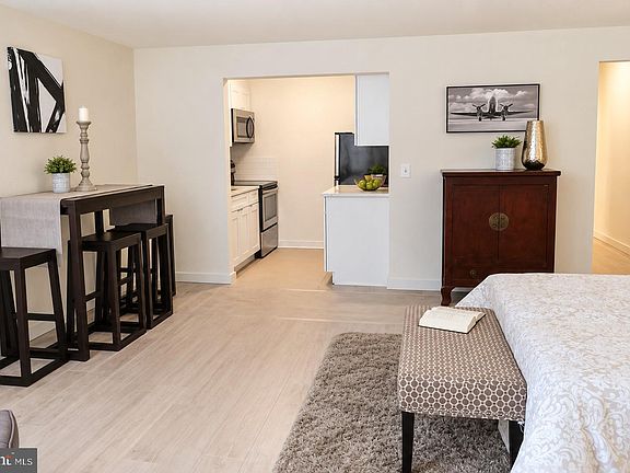 2nd image of 224 W Rittenhouse Sq #30-2803