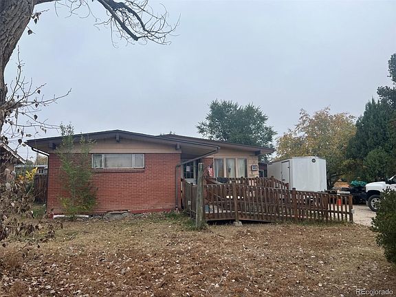 2nd image of 101 W 4th Ave Dr