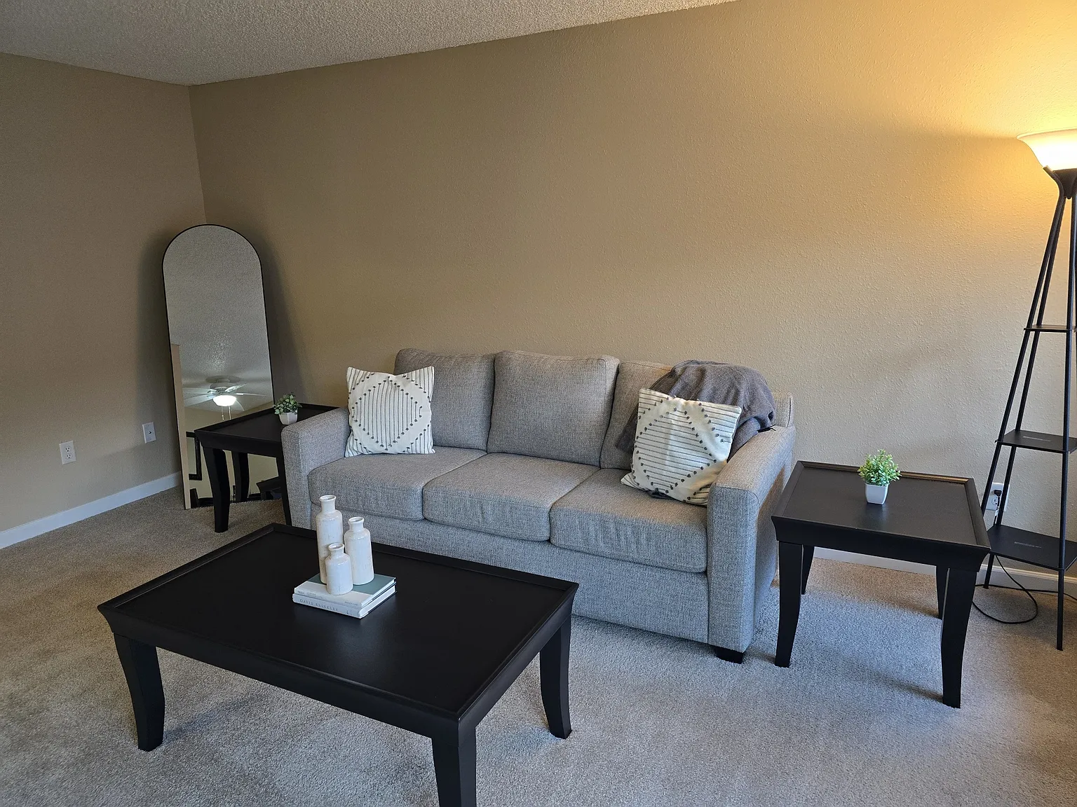 Timbers Apartments — Photo 2