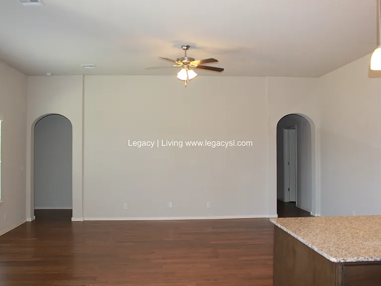 14734 S Urbana Ave — Photo 15