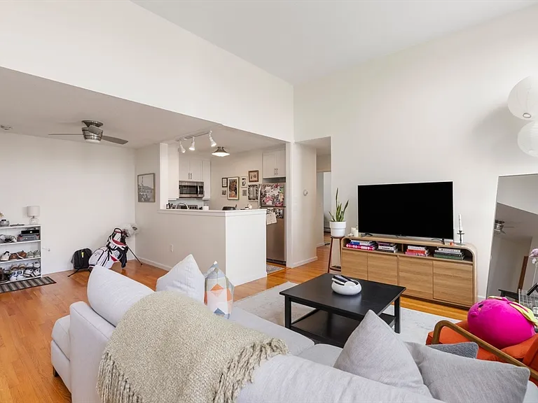 80 Beaumont St #204 — Photo 6