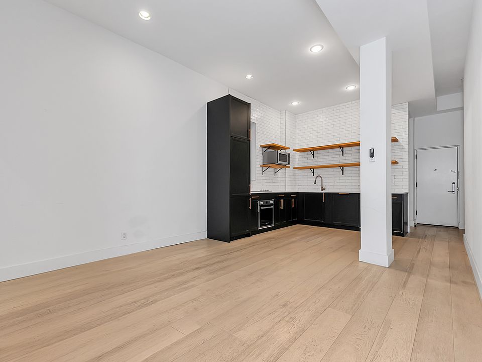 1st image of 245 Eldridge St #1R