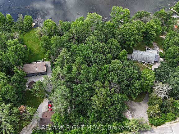 3rd image of 5123 Severn Pines Cres