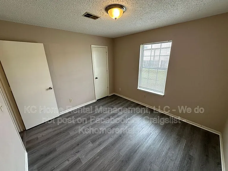 838 Saddlewood St #B — Photo 12