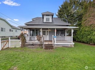 1011 E Fairhaven Avenue, Burlington, WA 98233