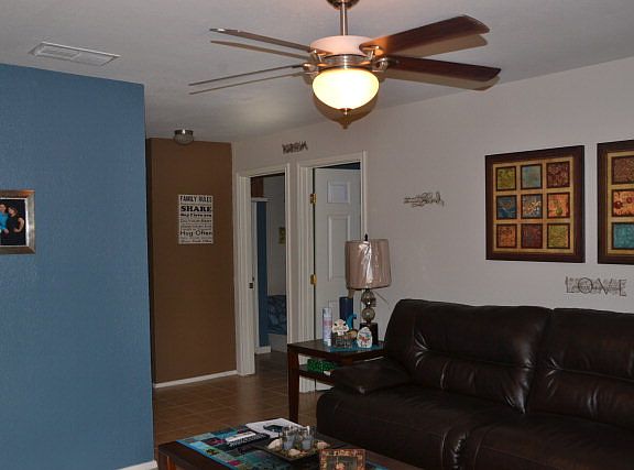 4th image of 2612 Carnation Ave