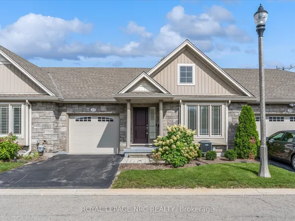 70 Elmwood Ave #23, Welland, ON L3C 0C1