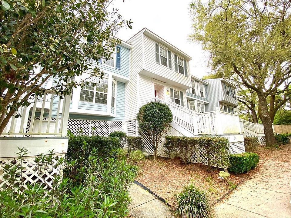 2nd image of 270 Hillcrest Rd APT 204