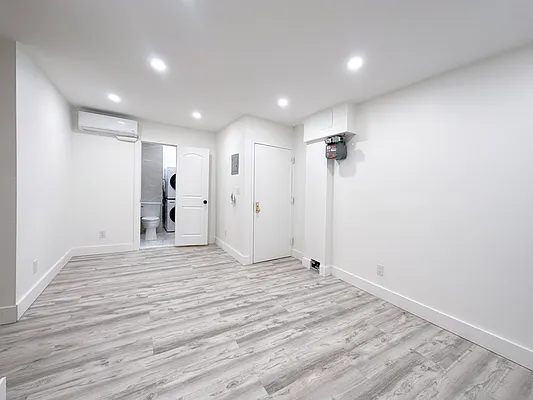 Rented by Compass | media 17