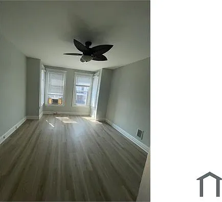 1215 Oakhurst Pl — Photo 2