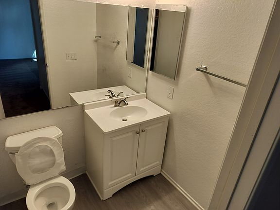 5th image of 12315 Graham St APT 31