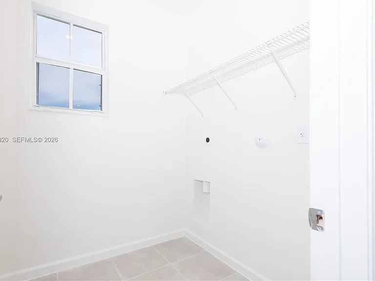 2631 SE 8th Ct #2631 — Photo 32