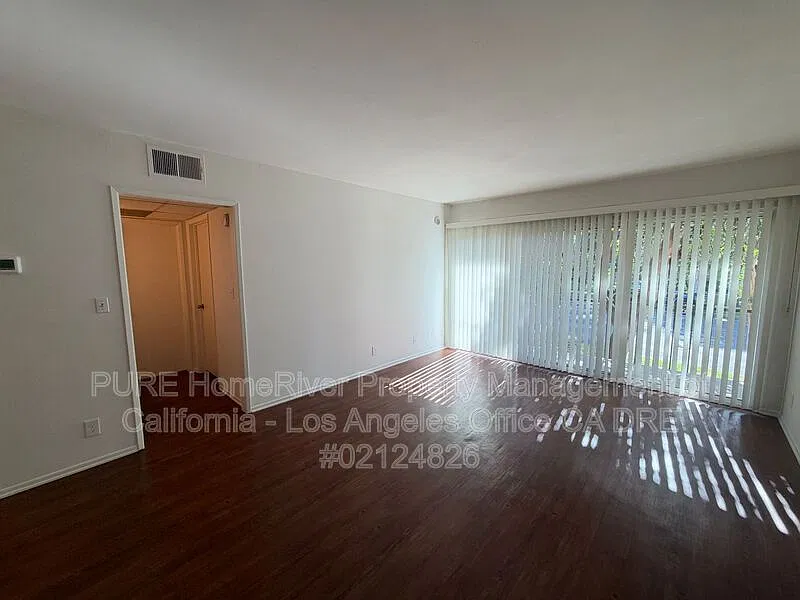 1 bed, 1.0 bath, $2,395 — Photo 2