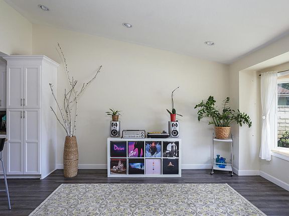 5th image of 13317 Wintergreen Ln