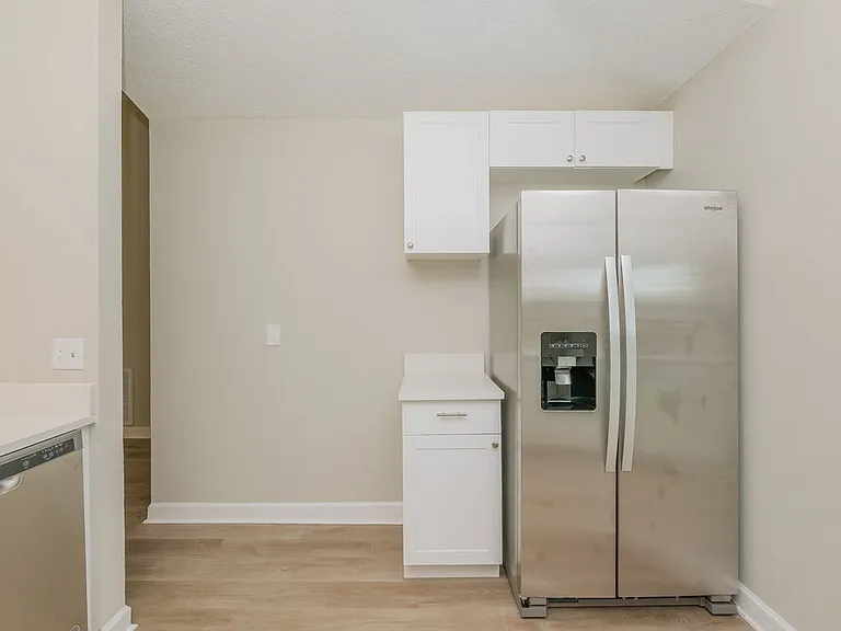 10243 Allenwood Dr — Photo 8