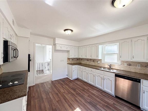 2nd image of 205 Ist St