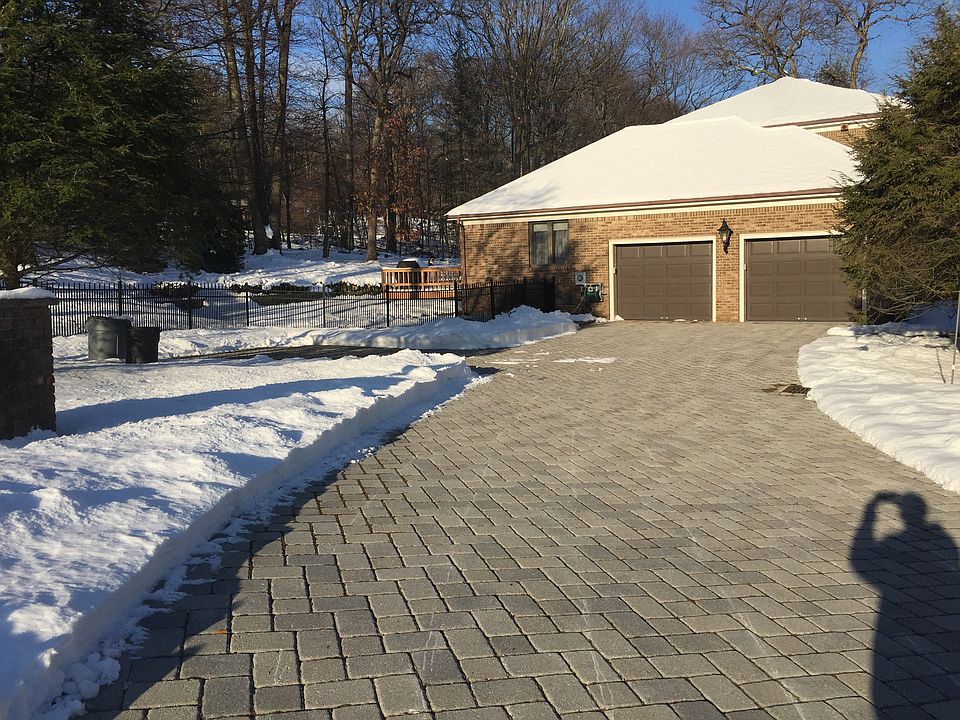 2nd image of 802 Sussex Rd