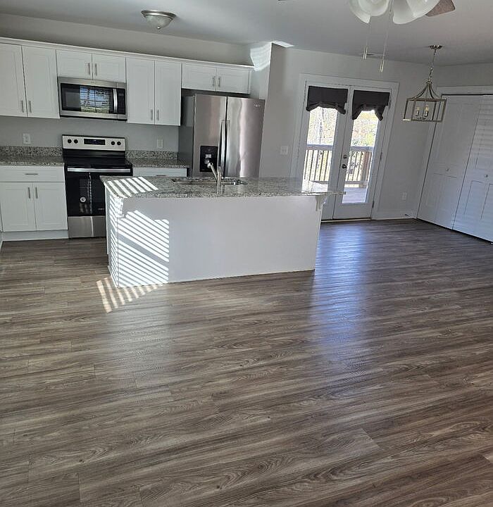 2nd image of 4010 Essex Dr
