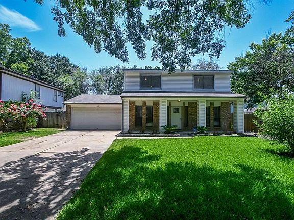 2nd image of 3010 Sam Houston Dr