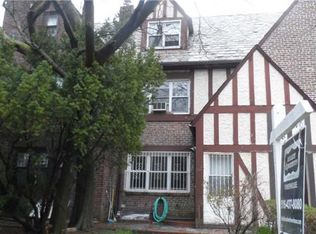 8025 Park Ln, Jamaica, NY 11415